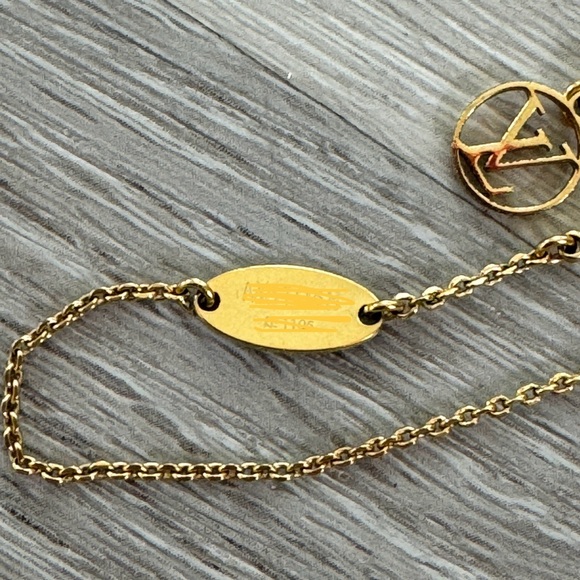 Louis Vuitton Essential M necklace - Picture 5 of 5
